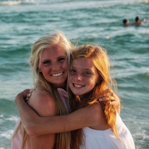 Meet your Posher, Caroline