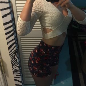 Floral, stretchy high rise shorts