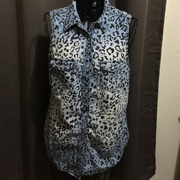 Denim sleeveless top