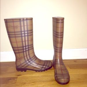 Burberry Classic Rubber Rainboots
