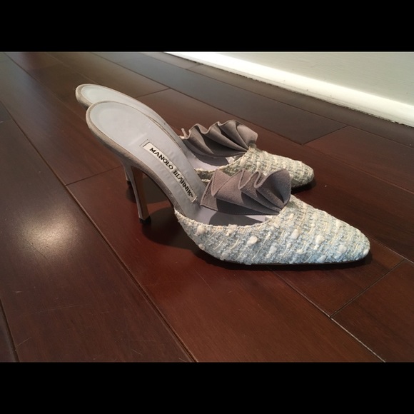 Manolo Blahnik shoes, never worn - Picture 2 of 3