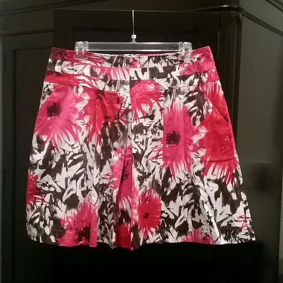 New with tag! Size 16 Floral Skirt