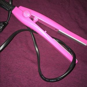 To go mini straightener