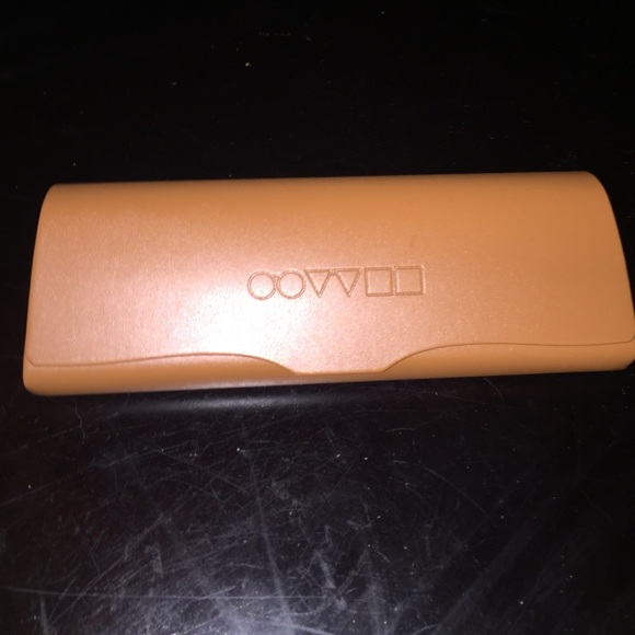 Authentic Oliver Peoples Optical Case & Linen