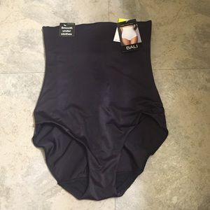 Bali body smoothing brief NWT