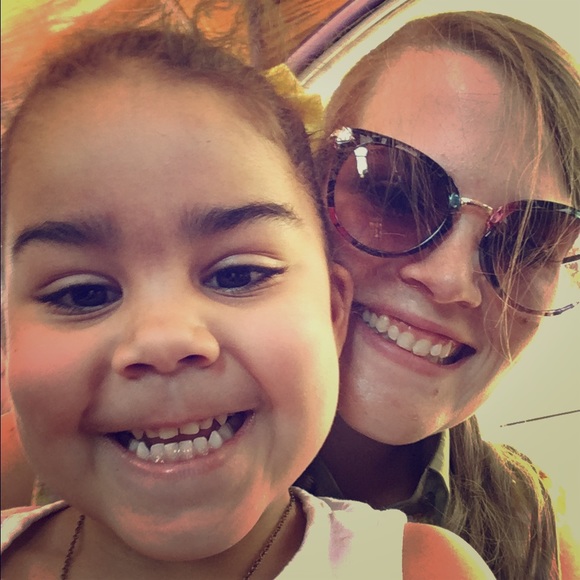 Meet your Posher, Jennifer - Picture 2 of 4