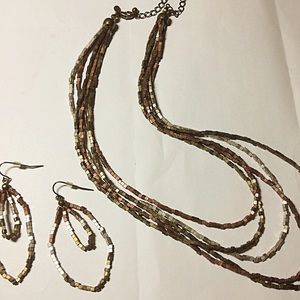 PREMIER Jewelry 2pc Set! Necklace & earrings.