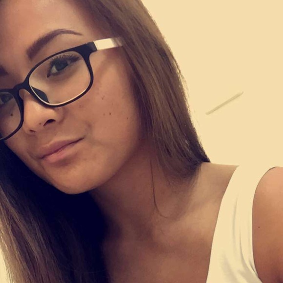 Meet your Posher, Harmony - Picture 1 of 1