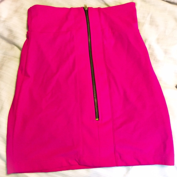 Boulee Hot Pink Mini Skirt - Size 0 - Picture 2 of 4