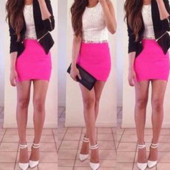 Boulee Hot Pink Mini Skirt - Size 0 - Picture 4 of 4