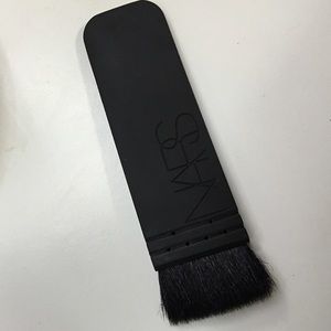 Nars ita brush