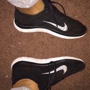 Black & white nike fly  knits
