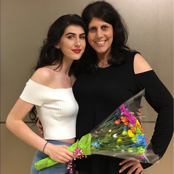 Meet your Posher, Roseanne - Picture 3 of 3