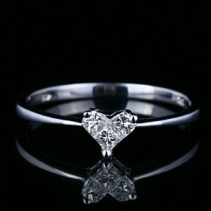 10K White Gold Female Engagement Ring