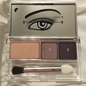 Brand New Clinique Eyeshadow Trio - Come Heather
