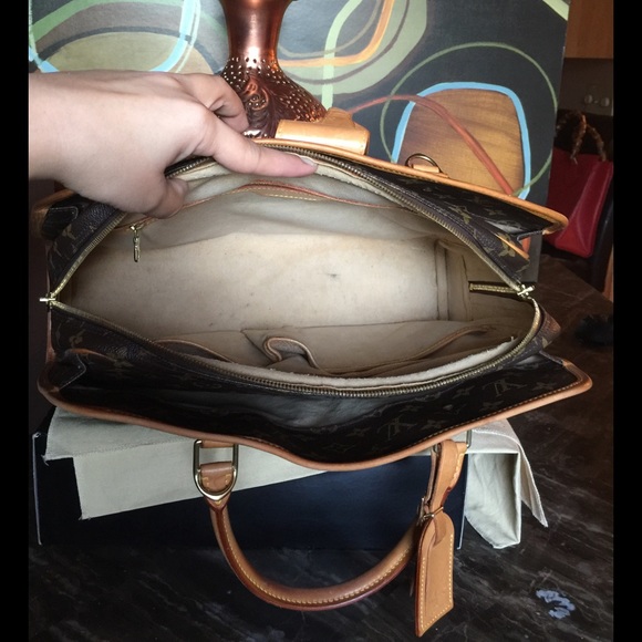 Authentic LV Rivoli - Picture 3 of 4