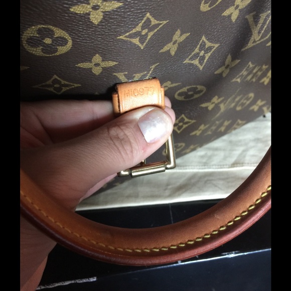 Authentic LV Rivoli - Picture 4 of 4