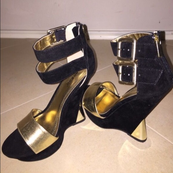 Heels - Picture 3 of 4