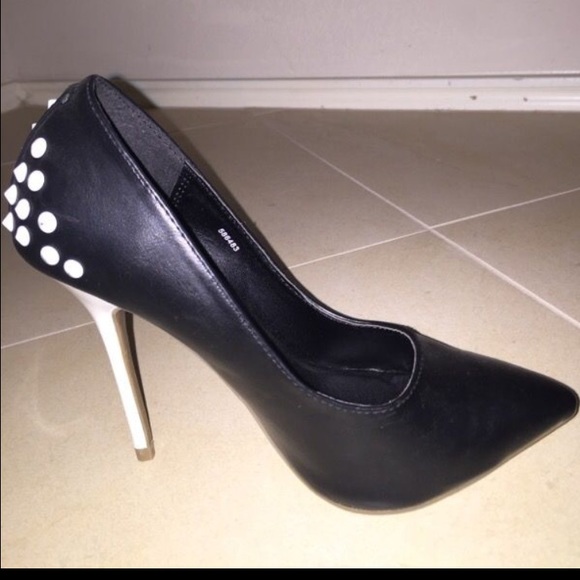 Charlotte Russe Black & White Heels - Picture 3 of 4