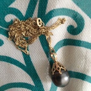 Tahitain black pearl necklaces