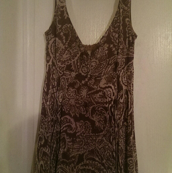 Pretty Handkerchief Hem Dress - Picture 2 of 3