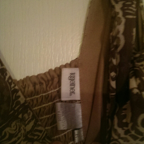 Pretty Handkerchief Hem Dress - Picture 3 of 3