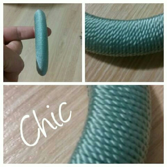 Large Chic Teal bangle - Picture 3 of 4