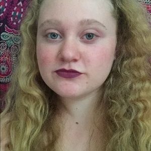 Meet your Posher, Kara