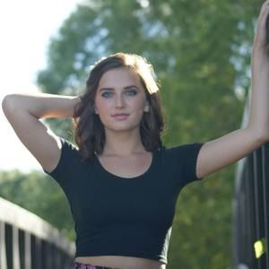 Meet your Posher, Abbey