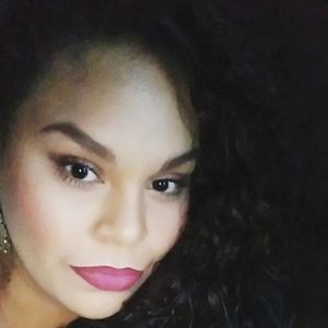 Meet your Posher, Cynthia