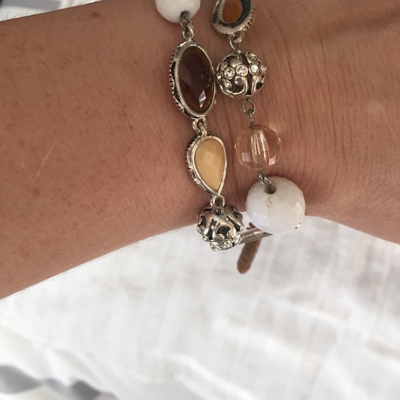 Fashion bracelet. Like new. - Picture 2 of 4