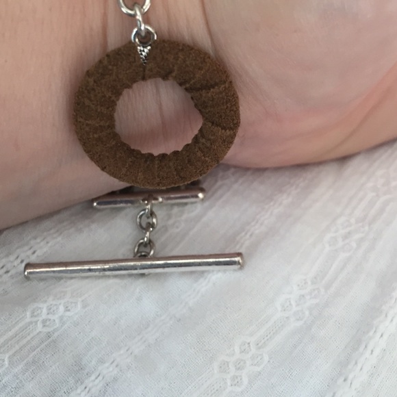 Fashion bracelet. Like new. - Picture 3 of 4