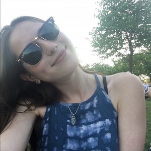 Meet your Posher, Stefanie