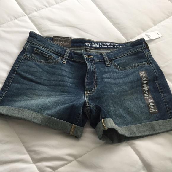 *NWT* Gap Jean Shorts