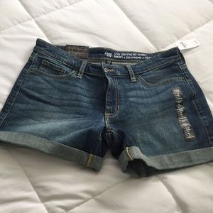 *NWT* Gap Jean Shorts