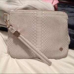 Kendra Scott Medium Wristlet ✨