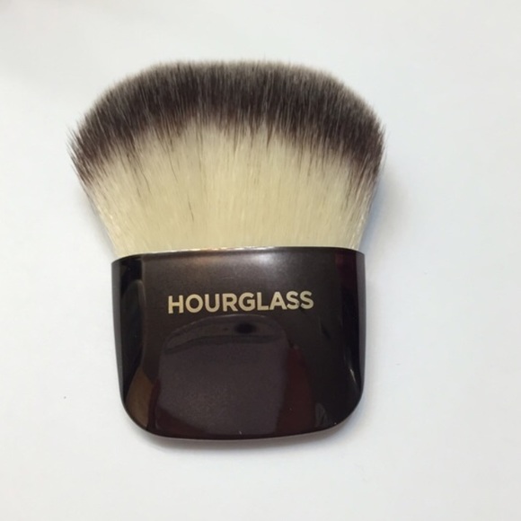 New Hourglass Ambient Powder Brush