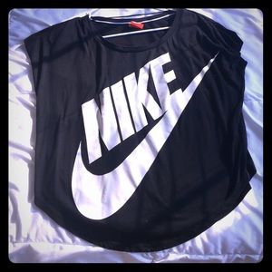 Nike top