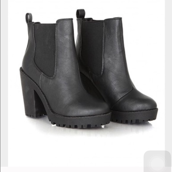 like new black chunky boots