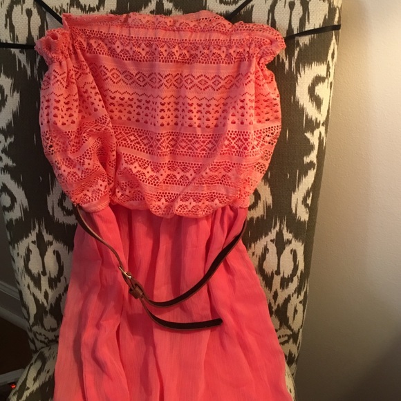 Beautiful coral dress! - Picture 1 of 4