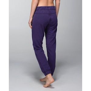 Lululemon Sattva Pant purple size 4
