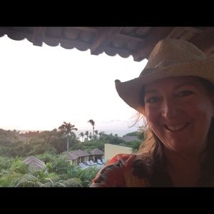 Meet your Posher, Dana