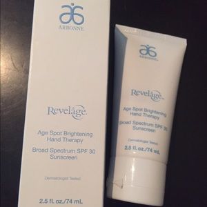 Arbonne Revelage hand cream SPF 20