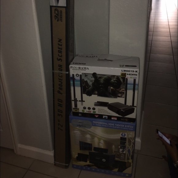 Professional home theater with everything included - Picture 1 of 1