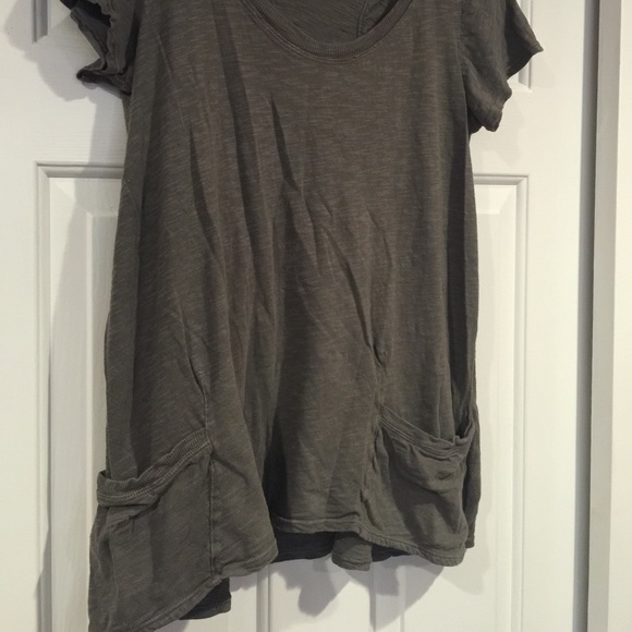 Anthropologie left of center tshirt M ⭐️ - Picture 2 of 4