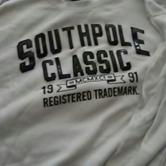 Bundle of 2 mens shirts. - Picture 2 of 3