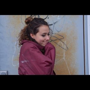 Meet your Posher, Syona