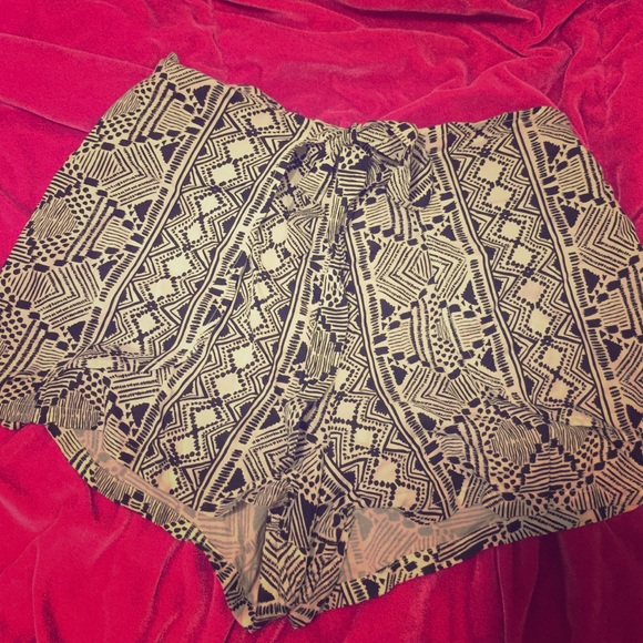 Black and white urban outfitter shorts