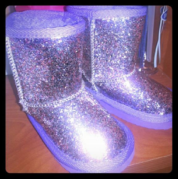 Really cute infant snow boots