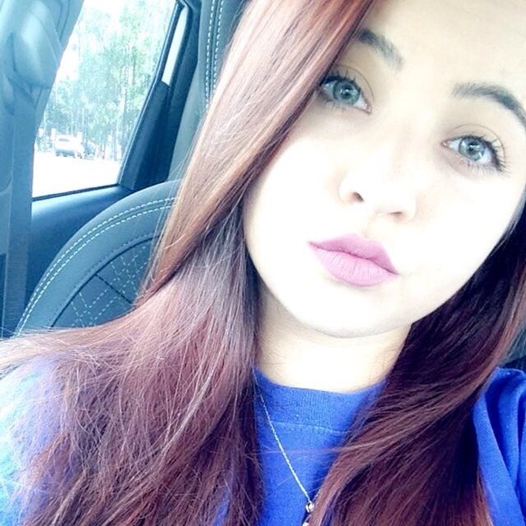 Meet your Posher, Vivien